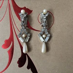 Elegant Rhinestone clip-on earrings !💋